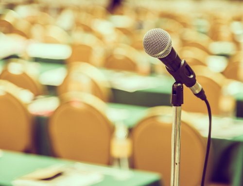 Z ekranu na scenę: Aktorzy, którzy opanowali sztukę wystąpień publicznych